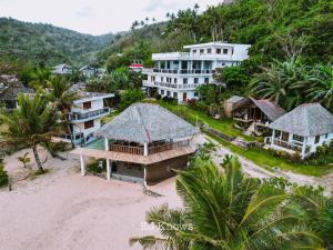 Beach Front Cabana 1, Puraran Surf Resort
