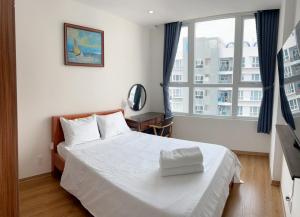 The Western Capital Apartment, Eric House