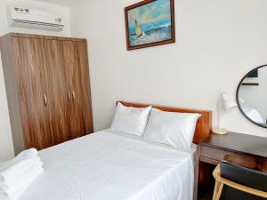 The Western Capital Apartment, Eric House