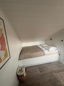 FF1006 Autentisk Feriebolig i Hemmet med adgang til pool