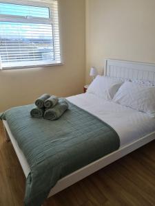 Sunset Beach, 2 bedroom, first floor flat with balcony