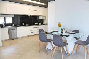 Villa Calheta Charm by Villa Plus