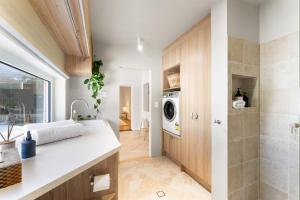 Herringbone Cottage - Unique Garden Escape CBD