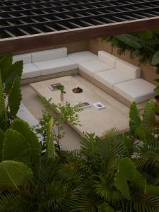 Beachside Villa with Rooftop Pool, 3min to Finns