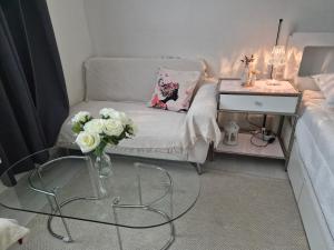 Sillim Danggok Station Full-Op Two Room