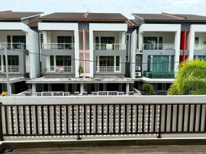 5 号 Kota Homestay for Family & Friends - 24 Pax