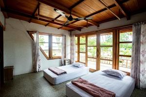 Mentawai Balcony - Family Friendly Surf Accommodation