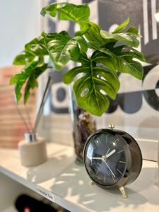 Studio in QC Wifi with Free Pool & Gym Access MRT Accessible