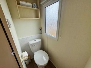 S374 3 bed CARAVAN oN THE GOLDEN PALM PET friendly