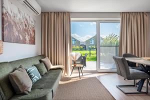 J7 Beržas 2BD Apartment With Terrace I ᴄᴏʜᴏsᴛ