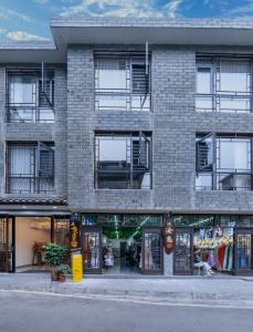 Fenghuang Luming B&B