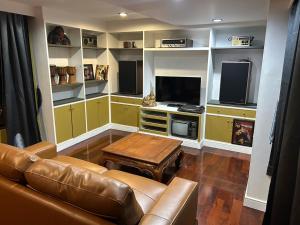 The oasis on 8 3 bedrooms private zone