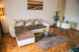 Apartment Arena White