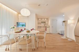 오픈할인 언주역 도보7분 넓은거실 무료주차 2베드룸