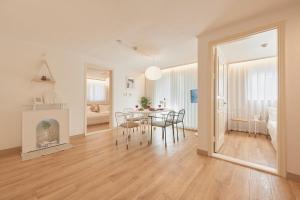 오픈할인 언주역 도보7분 넓은거실 무료주차 2베드룸