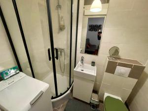 Thermes et centre à pied, appartement calme, parking et wifi gratuit