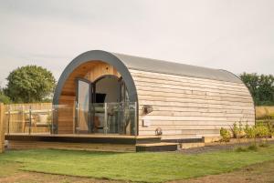 Eira Pod - Luxury Glamping escape - private Hot tub