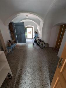 Prostorná chalupa v Podkrkonoší ideální pro větší skupiny a aktivní dovolenou po celý rok