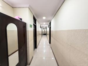 Hotel J Premium - Karol Bagh
