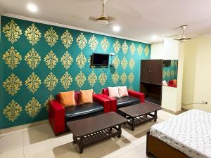 Hotel J Premium - Karol Bagh