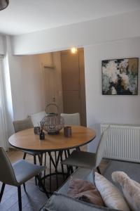 Athenean Coastal Getaway