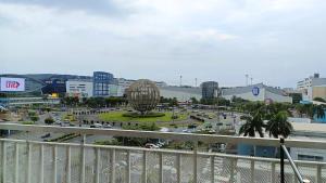 Spacious simple one-bedroom condo at Shell Residence