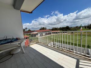 Soggiorno e relax in eleganti villette interne al campo golf vicino al mare a due passi da Roma