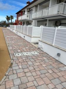 Soggiorno e relax in eleganti villette interne al campo golf vicino al mare a due passi da Roma