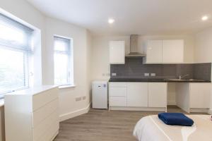 Radstock Road - Room 1b