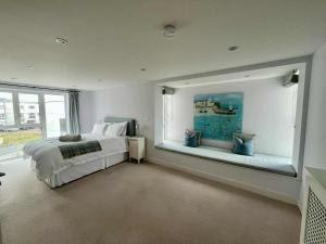 6 Ocean Gate apartment