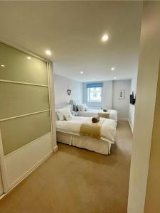 6 Ocean Gate apartment