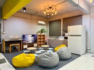 Sukhum Huai Khwang Guest House