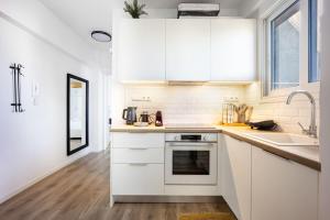 O&O Group- Cozy 2BR Near Metro Acropolis View