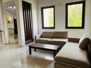 Lofty House Seaside Modern Entire Villa