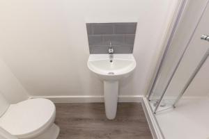 Radstock Road - Room 4a
