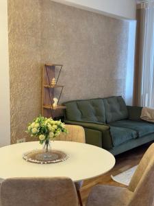 Merlyn Apartment by Sienna