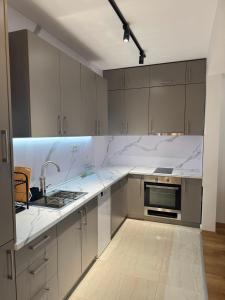 Merlyn Apartment by Sienna
