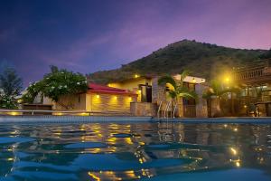 Vijaygarh Resort & Cottages with Private Pool