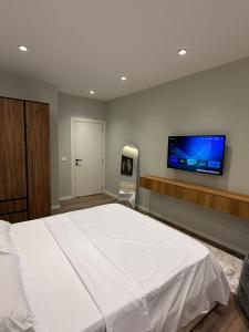 Luxe Aura Apartment