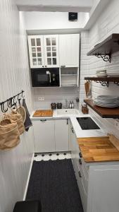 Stylish Historic Flat, Koźla 24-26, Warsaw Old Town