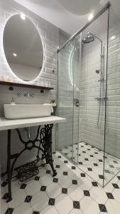 Stylish Historic Flat, Koźla 24-26, Warsaw Old Town