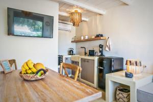 4Twaves beach house - BeachFront in Agios Ioannis