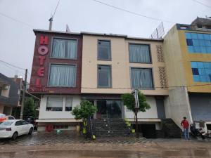 Hotel Panther Iscon Road Patrakar Colony