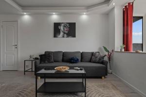 Quiet Apartment Ruby Horizon