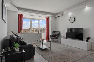 Quiet Apartment Ruby Horizon