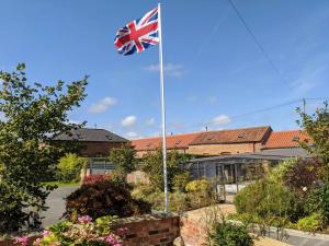 Covenham Holiday Cottages - Dragonfly