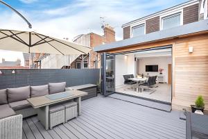 Modern Minimalist 3-Bed Duplex Apartment in York - Pass The Keys