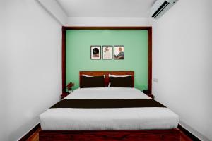 Collection O Whitefield Railway Station Kadugudi Whitefield