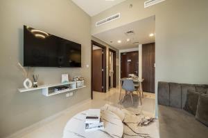 Airstay - Cozy 1BR - Canal View - Business Bay - Monthly Offer Available