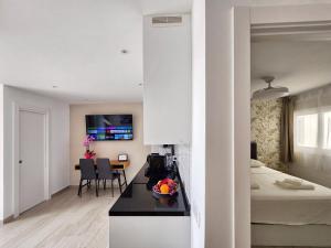 Modern Ocean & City Views - Las Vistas Apartment A